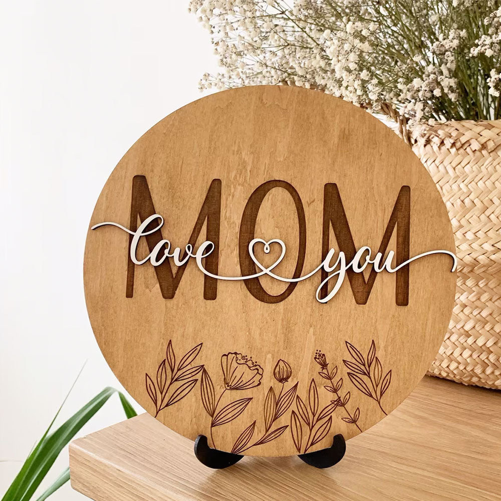 Дървена декорация „Mom – Love You“ – израз на обич и признателност