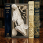 Детайлна 3D фигура на космически кораб до книги, ръчна изработка от дърво, уникална изненада от exe.bg.