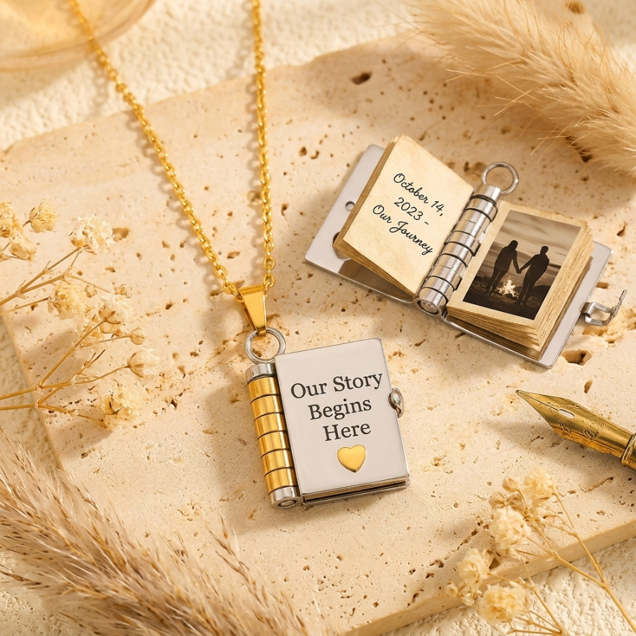 Гравирано колие книга със сърце с персонализирано послание