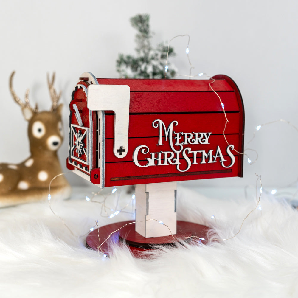 Общ изглед на декоративна коледна пощенска кутия 