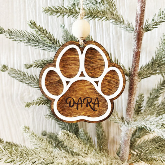 Играчка за елха от дърво с форма на лапичка и персонализирано име на домашен любимец 