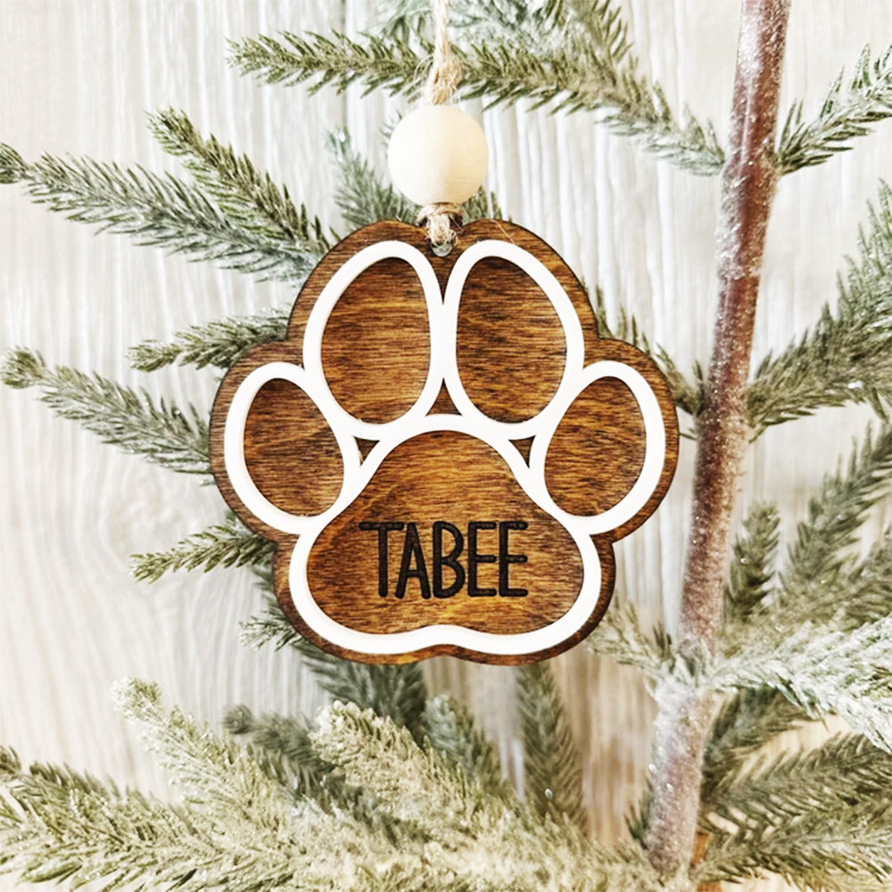 Персонализирана играчка за елха с форма на лапичка, с гравирано име на домашен любимец