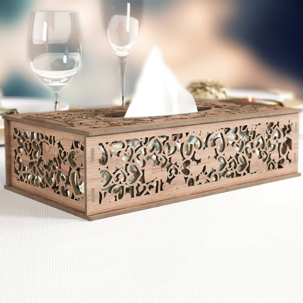 Дървена кутия за салфетки на сърца в кафяво, поглед отстрани